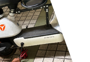 給電動車補(bǔ)胎可以用迷你液壓千斤頂