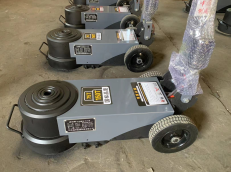 臥式千斤頂工作輔助設(shè)備調(diào)節(jié)高度位置